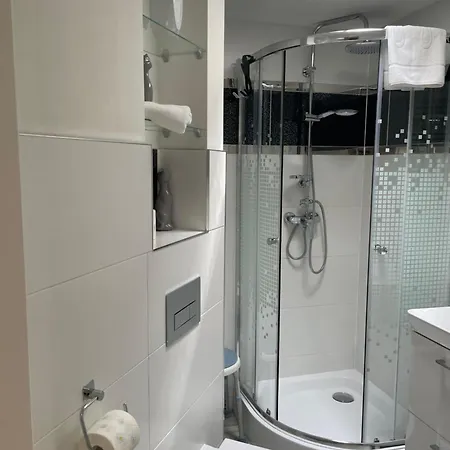 Przystanek - Ul Karkonoska 2 Apartman