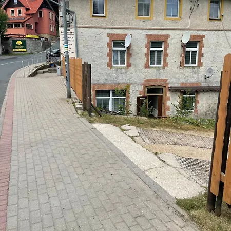 Przystanek - Ul Karkonoska 2 Apartman *