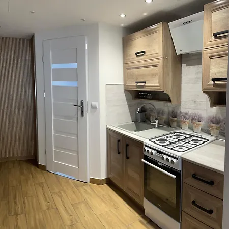 Apartman Przystanek - Ul Karkonoska 2 *